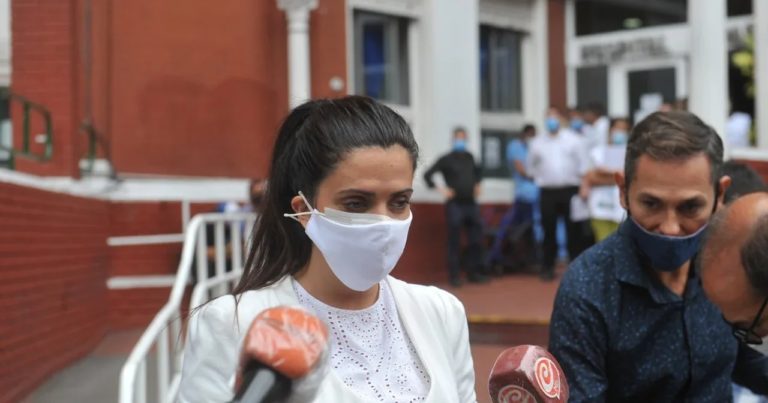 La directora ejecutiva de PAMI, Luana Volnovich aseguró que “todavía no vivimos lo peor de la segunda ola”