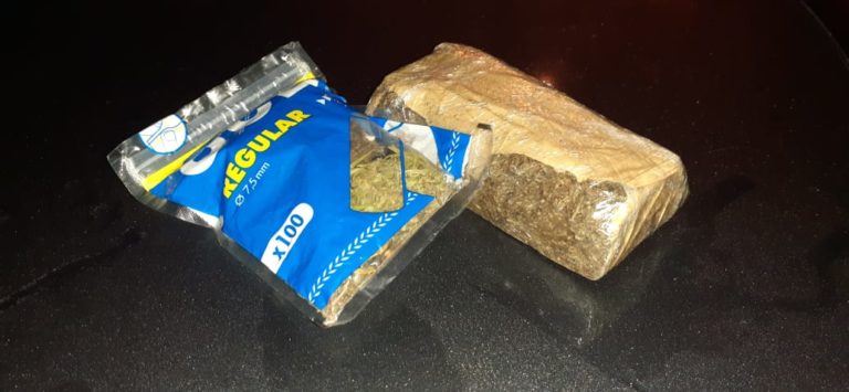 La Policía detuvo a dos hombres, les secuestró 780 gramos de marihuana y realizó allanamientos en los barrios San Etelvino y Malvinas