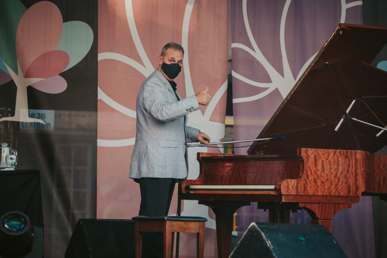 “MODOS”: Reviven los mejores momentos de la visita del pianista Nicolás Ledesma a General Pico