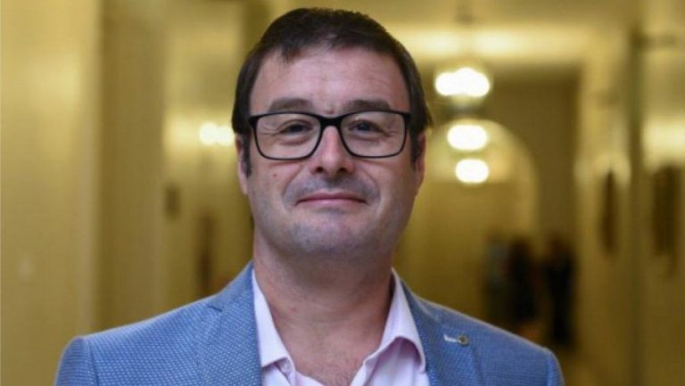 “Sobre 91.673 personas que fueron pasando por la presencialidad, sólo un 0,76% han dado positivo”, dijo el ministro Maccione