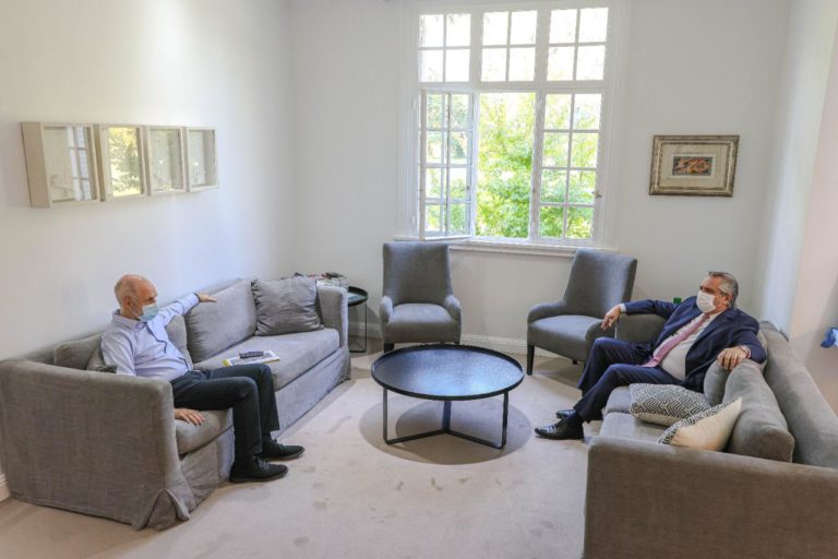 El Presidente se encuentra reunido a solas con Rodríguez Larreta en Olivos