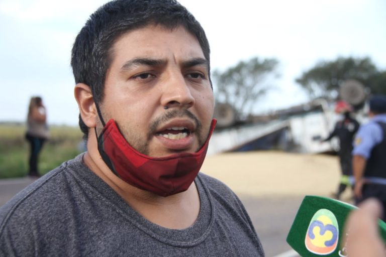 Accidente fatal: “Un testigo me dijo que el auto mordió la banquina y se le fue de frente” dijo el hijo del camionero hospitalizado