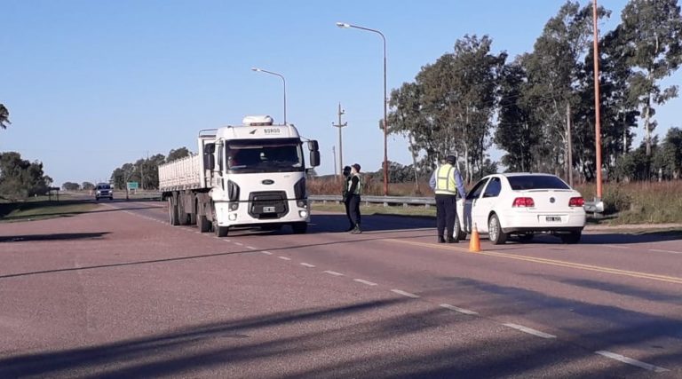 La Policía intensifica controles en rutas provinciales Nº 7 y Nº 102
