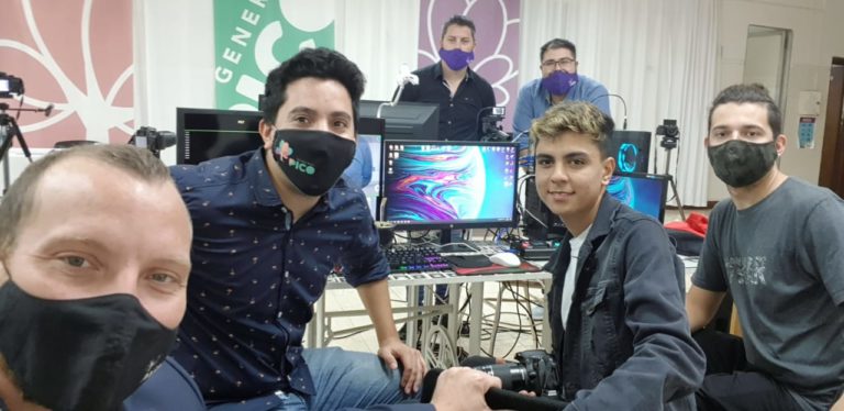 “MODOS” cumple un año y lo celebrará esta noche con una gran transmisión en vivo