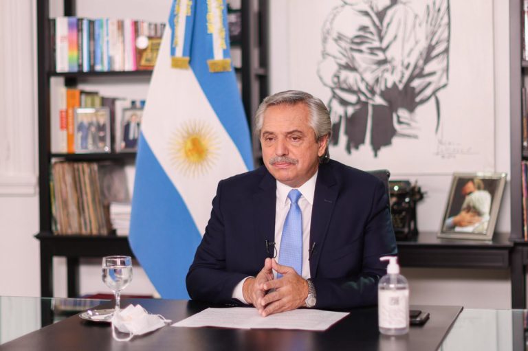 El presidente anunció nuevas restricciones, solo para el AMBA, que incluye la suspensión de las clases presenciales