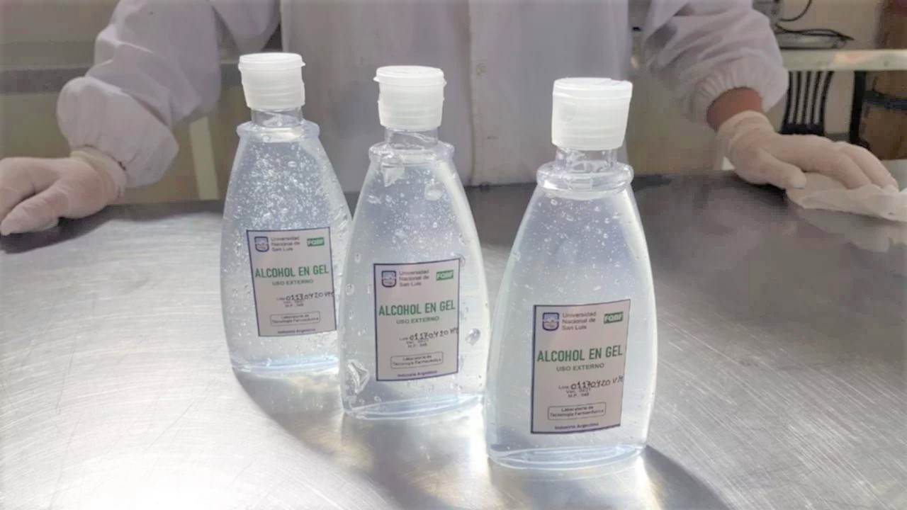 UNLPam: Comienza la producción de más de 400 litros de alcohol en gel