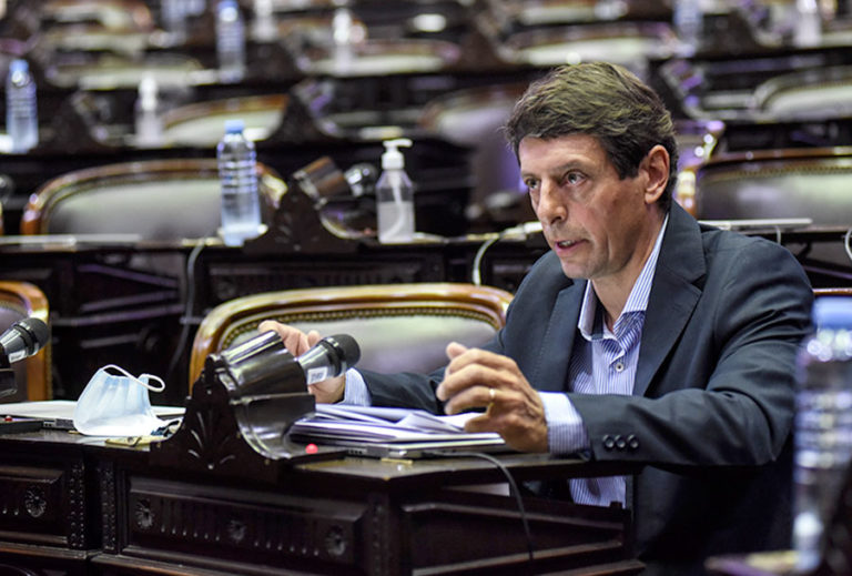 Alivio fiscal | Rauschenberger confirmó que trabajan para aumentar los montos en las escalas del monotributo y que no se pagará el retroactivo