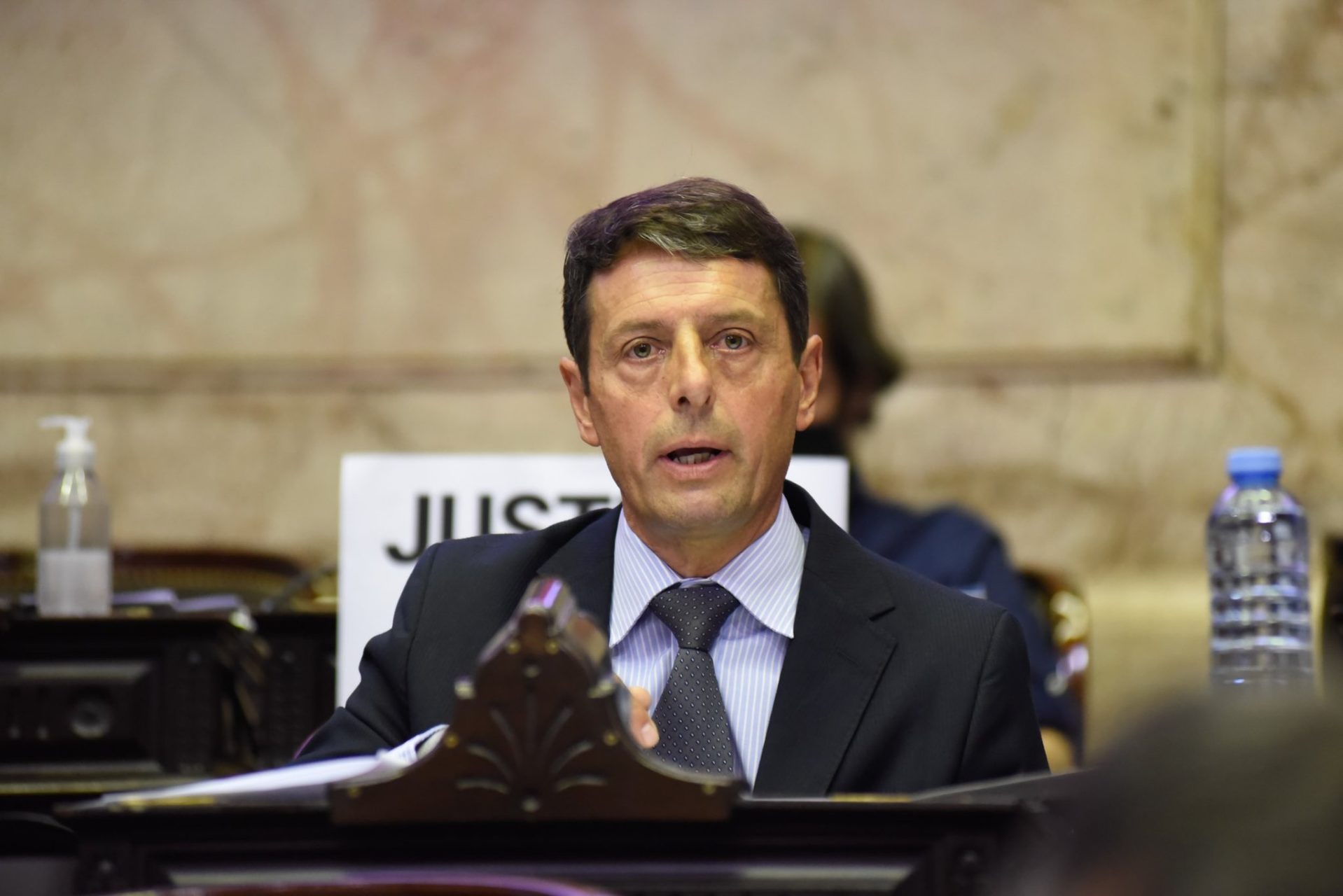Rauschenberger: “La falta de recursos para pagar el bono es consecuencia del paquete fiscal aprobado por Juntos por el Cambio”