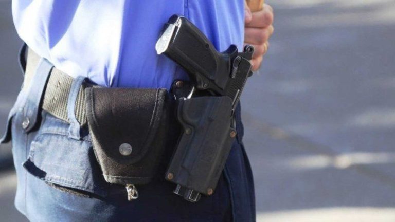 A un policía pampeano le retiraron el arma reglamentaria tras ser denunciado por violencia familiar