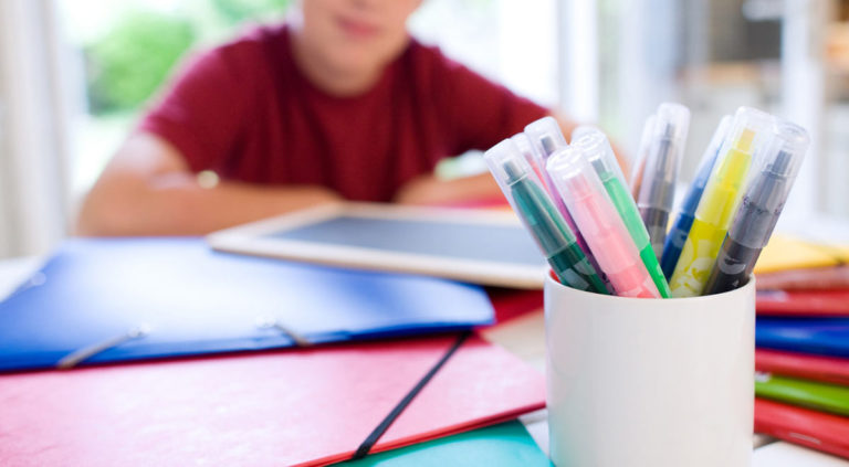 Apoyo escolar: clases gratuitas para estudiantes en todos los barrios