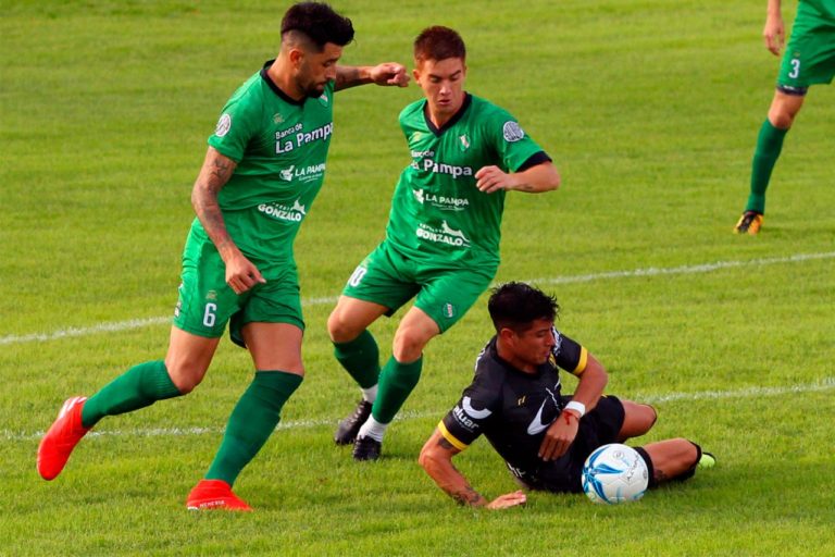 Cristian Trombetta, central de Ferro de Pico, se refirió a la derrota frente a Deportivo Madryn: “Depende de nosotros, tenemos todo para revertir esto y encaminarnos”