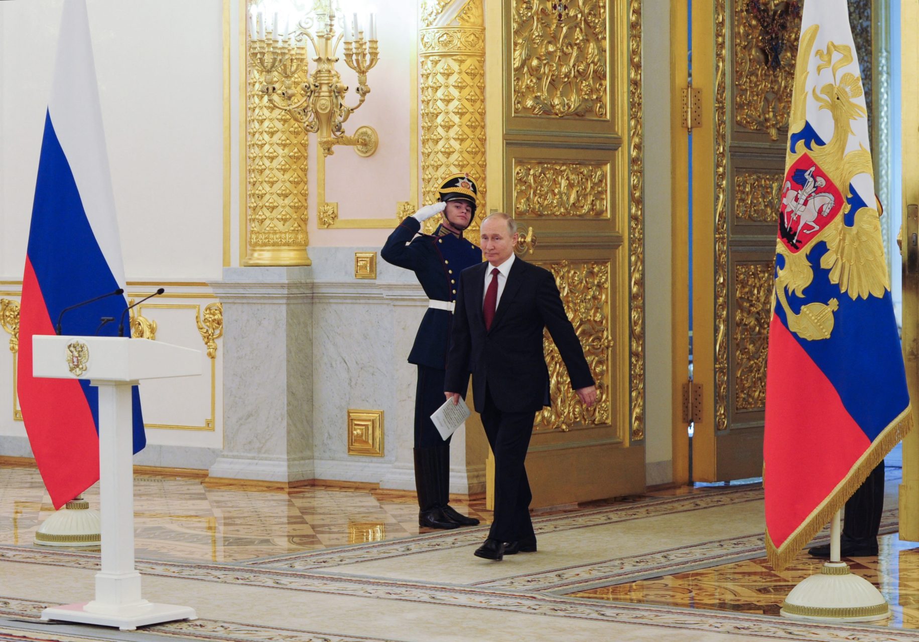 Putin anunció envíos “regulares” a la Argentina de vacunas Sputnik V contra el coronavirus