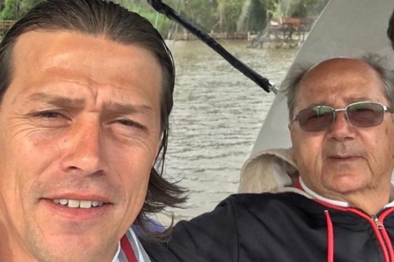 Coronavirus en la Argentina: Matías Almeyda consiguió vacunas para toda su ciudad, pero no le permitieron traerlas