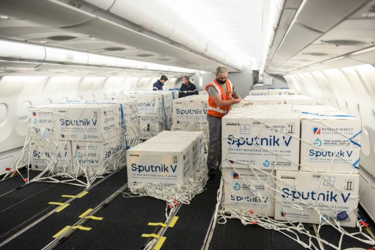 Llegan esta medianoche 500 mil Sputnik V y con este embarque Argentina supera las 12.000.000 de dosis