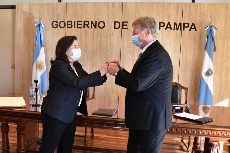Asumió Fernanda González como ministra de la Producción y afirmó que «será la continuidad de un proyecto de Provincia trazado por el Gobernador»