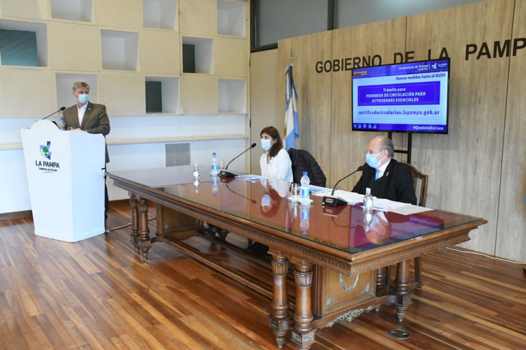 Ziliotto aseguró que La Pampa no comprará vacunas contra el COVID-19: “somos una provincia seria”