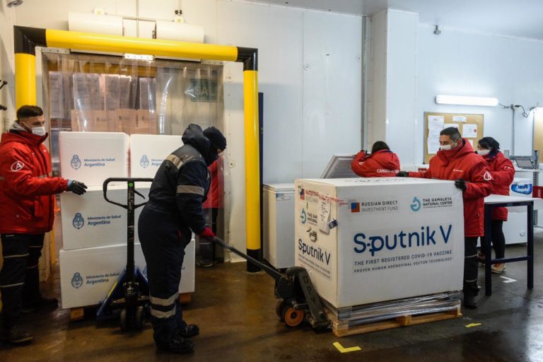 Entre hoy y el martes llegan 5.400 vacunas Sputnik V y continúa el plan de vacunación en La Pampa
