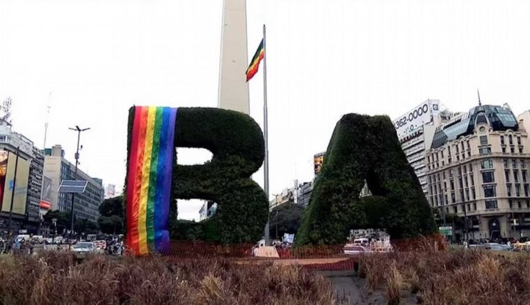 Buenos Aires: izarán en el Obelisco la bandera del orgullo LGBTIQ+