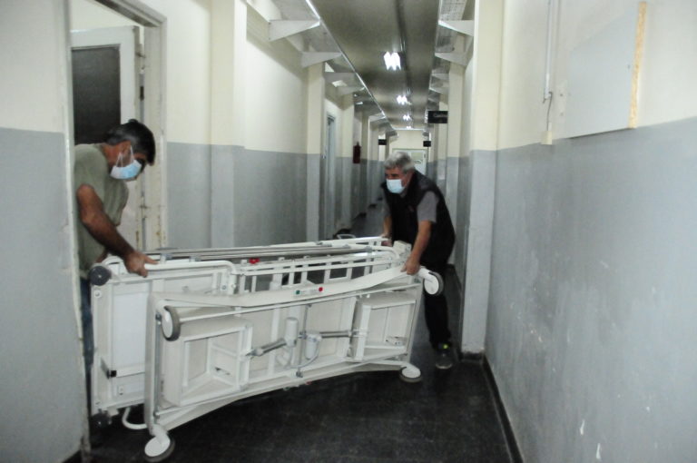 COVID-19: Llegaron camas de terapia y respiradores para reforzar la atención en el Hospital Gobernador Centeno