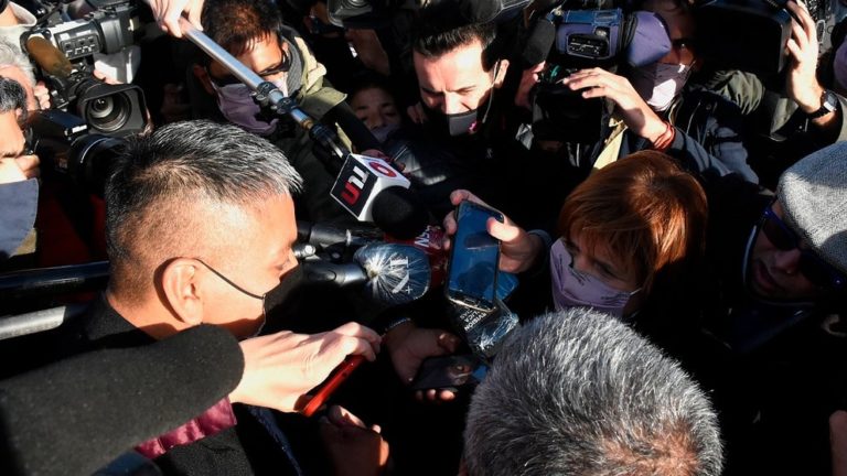 Patricia Bullrich se abrazó con Luis Chocobar tras el fallo: “Estas condenas paralizan a todos los policías del país”