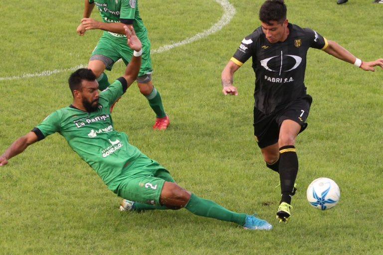 Torneo Federal A: “Este es un equipo nuevo que de a poco se va a ir soltando, creo que vamos por buen camino”, expresó el defensor de Ferro de Pico