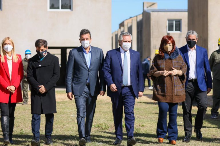 Fernández, junto a Cristina, pidió a los jueces que “no usen sentencias” para favorecer candidatos