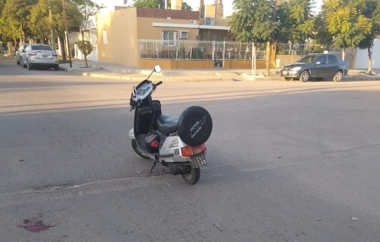 Accidente en barrio El Molino: Perdió el control de la moto y terminó hospitalizado