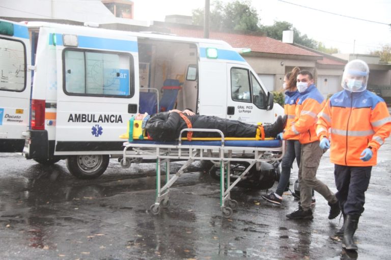 Choque entre auto y moto en calle 20 y 23: Un motociclista fue asistido y trasladado al Hospital
