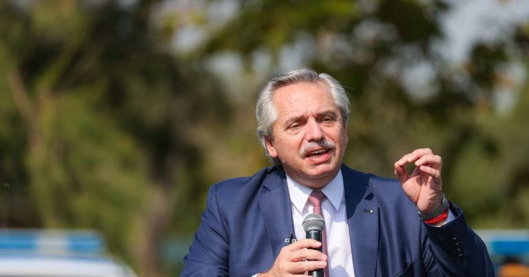 Alberto Fernández: “Vamos a empezar a entregar 700 mil notebooks a chicos para que vuelvan a acceder al mundo digital”