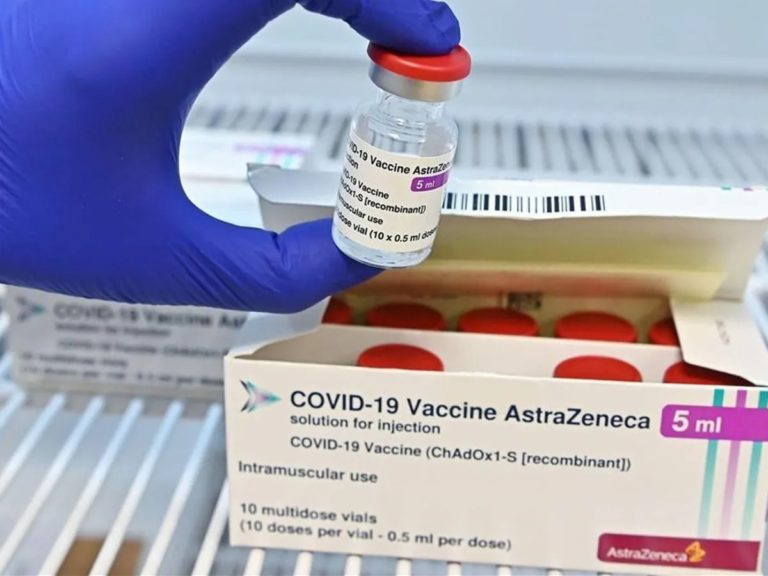 COVID-19: Entre el domingo y el lunes llegarán más de un millón de vacunas Astrazeneca