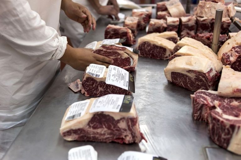 El Gobierno nacional cerró por 30 días las exportaciones de carne vacuna