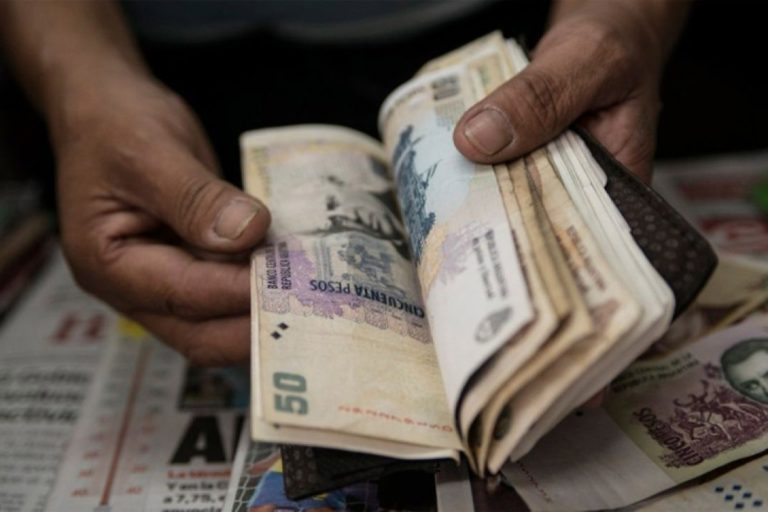 Oficializan la suba del 35% del salario mínimo, vital y móvil