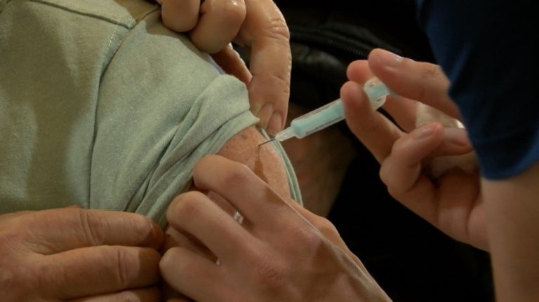 COVID-19: Vacunarán a pacientes oncológicos, con tuberculosis y personas con síndrome de Down