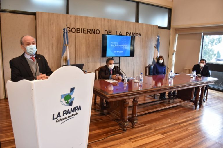 La Pampa expone a la comunidad científica nacional los resultados del uso de la ivermectina: “Se evitaría 1 de cada 3 muertes, es un dato muy fuerte” explicó el ministro Kohan