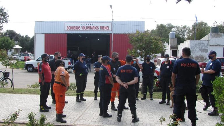 #AlertaSofia | Bomberos Voluntarios de La Pampa con canes fueron convocados para la búsqueda de la niña de 5 años en San Luis