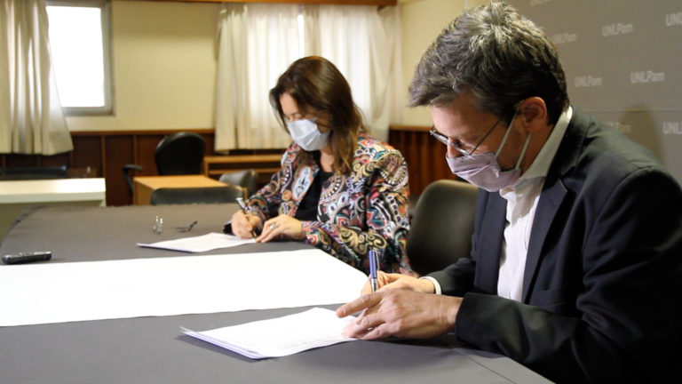 Firmaron el convenio para instalar la canilera de General Pico en un terreno de la Universidad
