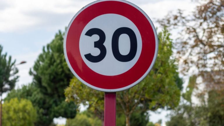 Concejales piquenses estudian  la posibilidad de reducir la velocidad de 40 a 30 km en zonas urbanas