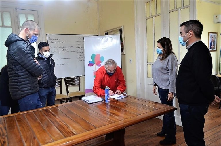 Proyectos de niveles y cordón cuneta para tres barrios de General Pico