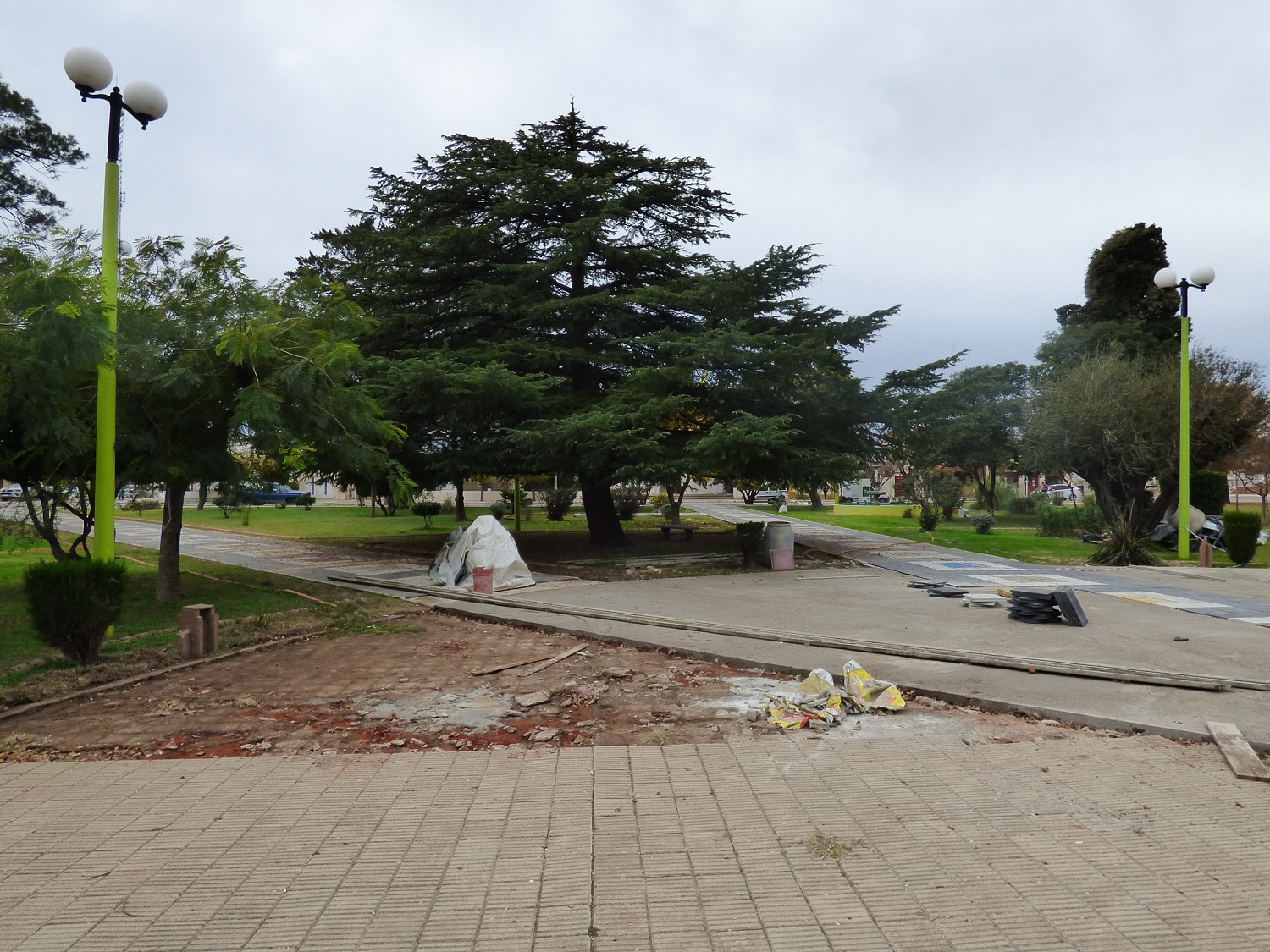 Remodelarán plazas en Colonia Barón y construirán un parque en Colonia San José