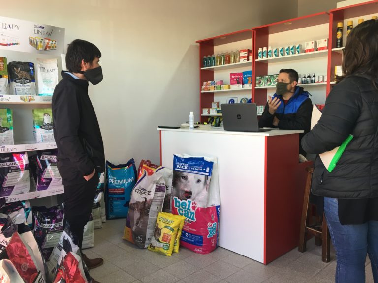 COVID-19: El Municipio recorre comercios piquenses para recordar las medidas de prevención
