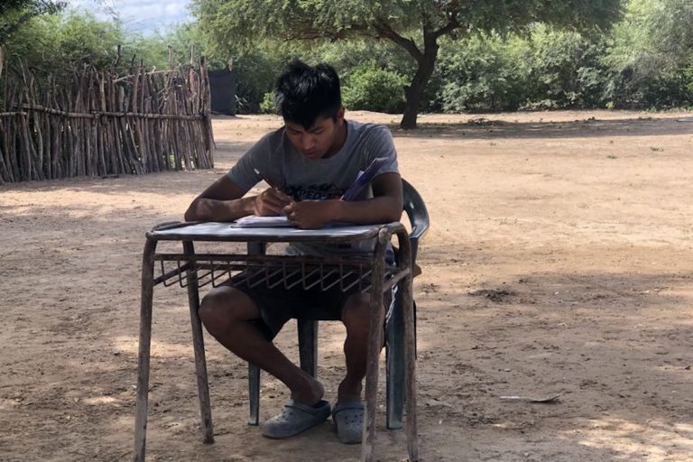 Kevin a la universidad: recibió un celular, una computadora y se armó un fondo de becas