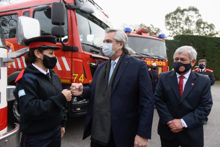 El Presidente promulgó la Ley de Fortalecimiento del Sistema de Bomberos Voluntarios que incluye la exención del pago de servicios públicos