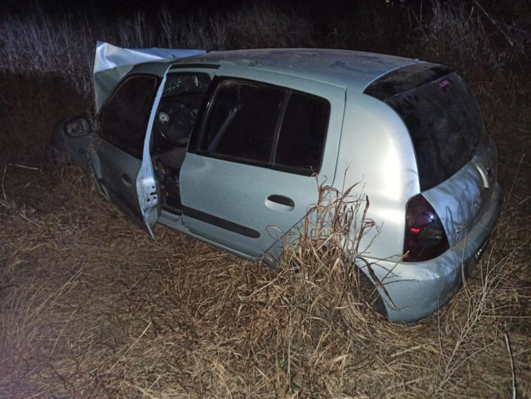 Una joven resultó lesionada tras despistarse un auto en cercanías de Trenel