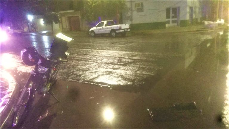 Motociclista fue trasladado al Hospital tras un accidente ocurrido anoche