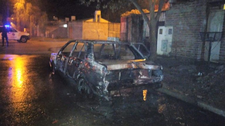 INCENDIO DE VEHÍCULO: Harán un peritaje “para descartar si se incendió por un desperfecto mecánico o bien fue algo intencional”