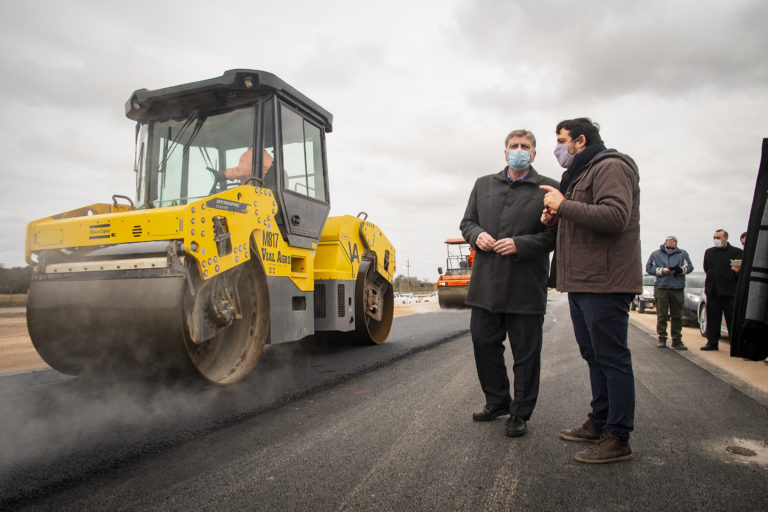 Ziliotto recorrió los trabajos en la Ruta 4: “La idea es llegar a fin de año con la obra lo más avanzada posible”