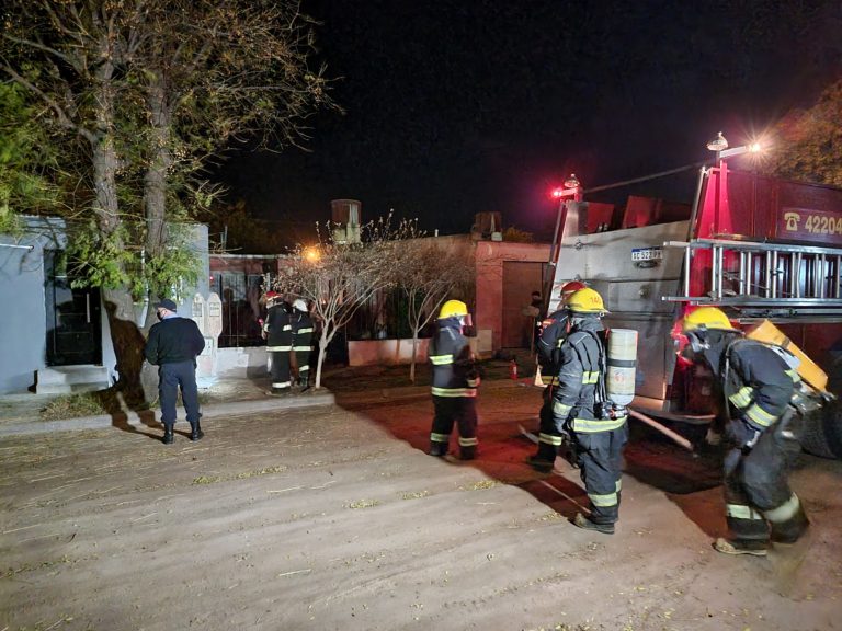 Una dotación de Bomberos acudió ante un llamado por principio de incendio
