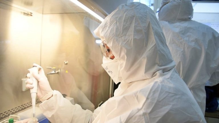 La jefa del laboratorio de Microbiología del hospital local: “en la salud no se puede hacer individualmente, todos somos parte de un eslabón que es importante”