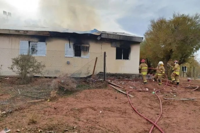 Tragedia en Neuquén: Dos muertos y un herido tras una explosión en una escuela