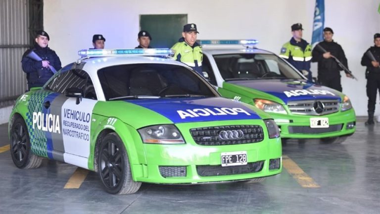 La policía bonaerense deberá devolverles a narcos dos autos de alta gama que son utilizados como patrulleros